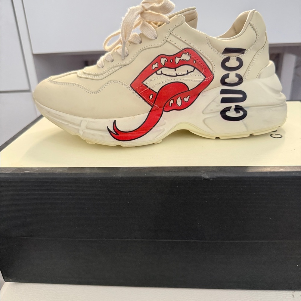 Gucci Women's Cream Sneakers with Red Graphic